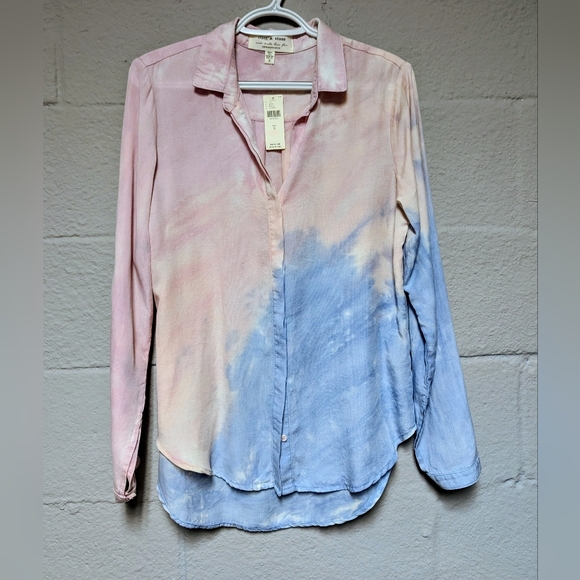 cloth & stone Tops - NWT Anthropologie Cloth & Stone Blouse Size S Soft Tencel Pastel Tie Dye